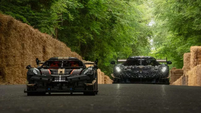 Vůz Koenigsegg ze stavebnice Lego vzniknul i jako replika v životní velikosti.
