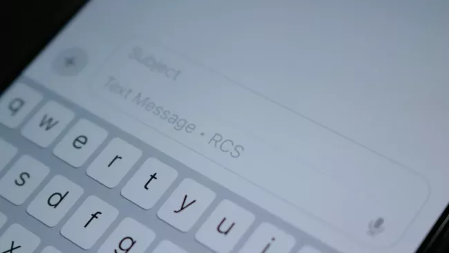 SMS - RSS na displeji smartphonu