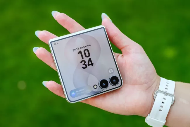 Samsung Galaxy Z Flip8