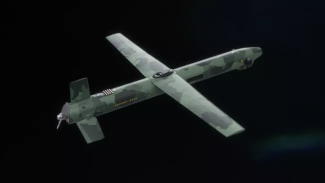 Švédský dron K100XR je lákavý díky své miniaturní velikosti, rychlost letu přes 300 km/h a speciálnímu bojovému režimu.