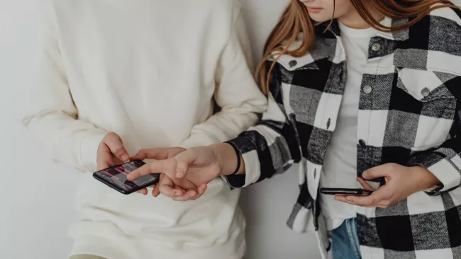 Češi přiznávají závislost na digitálních technologiích.