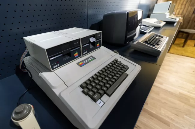 Počítač Apple I byl zjevením, ale skutečnou revoluci způsobil až jeho nástupce Apple II.