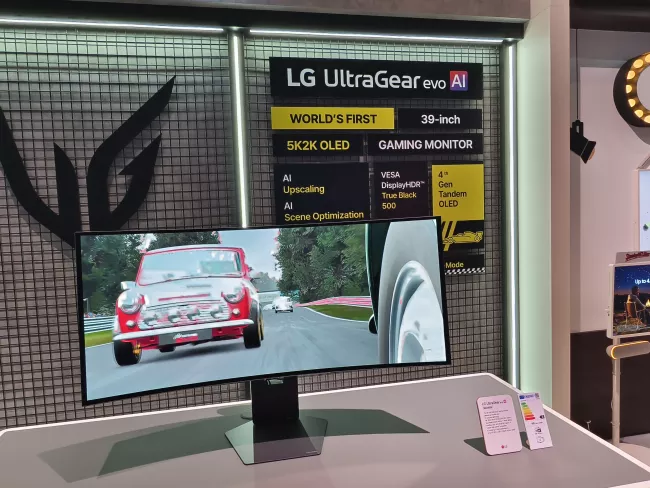 LG UltraGear OLED evo AI 39GX950B