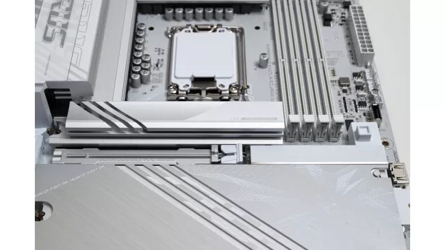 GIGABYTE 