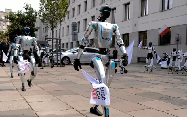 Roboti
