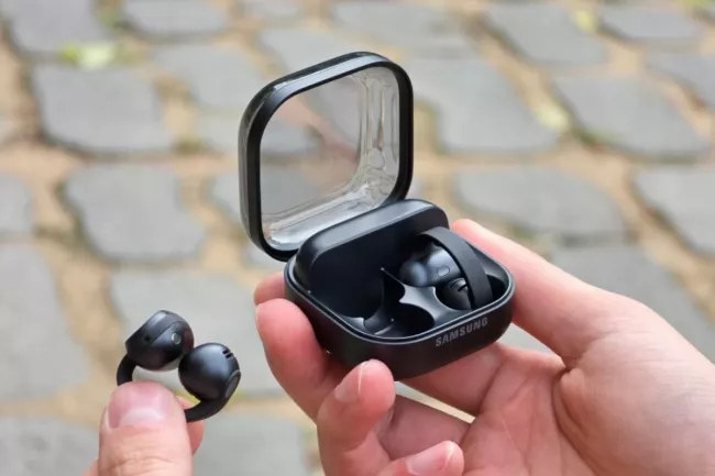 Samsung Galaxy Buds.