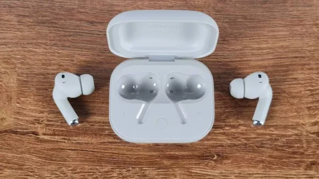 Motorola moto buds Plus