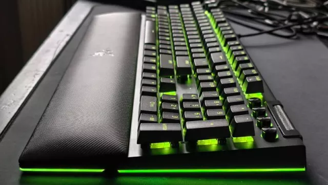 Razer BlackWidow V4 Pro 