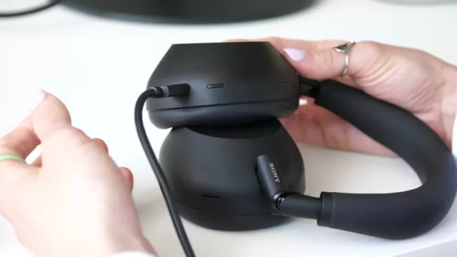 Nikdy nebyla levnější: Špičková sluchátka Sony teď koupíte o čtvrtinu levnější
