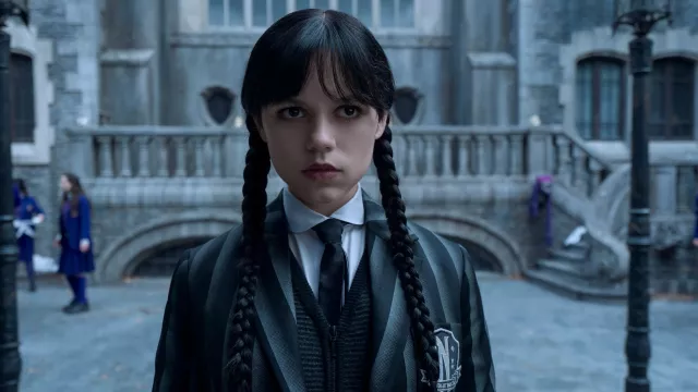 Wednesday 2 dorazila na Netflix: seriál vystřídá rekordní první sérii