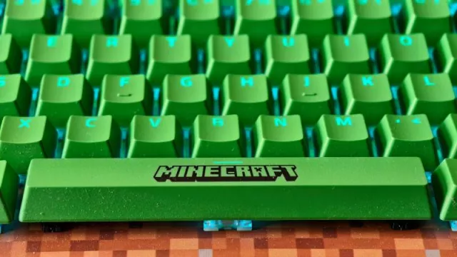 Razer BlackWidow V4 X Minecraft Edition