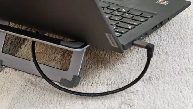 Hama dokovací stanice