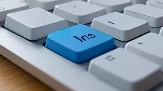 Klávesa Ins