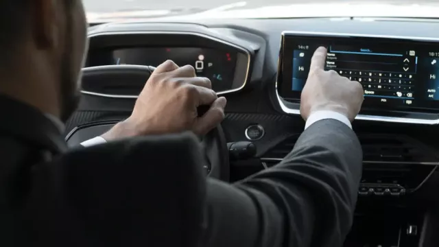 Dotykové displeje automobily