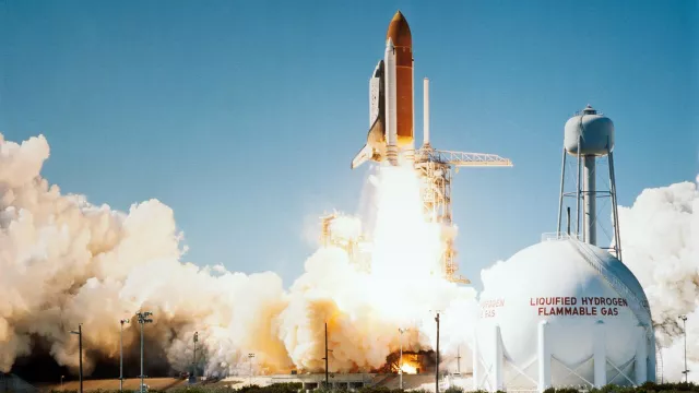Zkáza raketoplánu Challenger: Selhání systému a ohnivé peklo. Jak tragédie změnila cesty do vesmíru?
