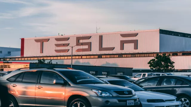 Tesla, elektromobilita, automobilka