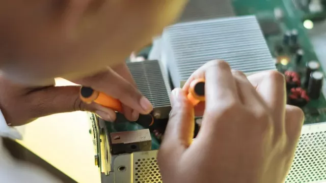 Oprava elektroniky