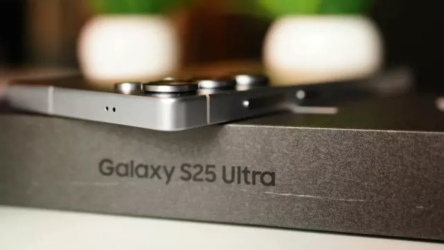 Detail na smartphone Samsung Galaxy S25