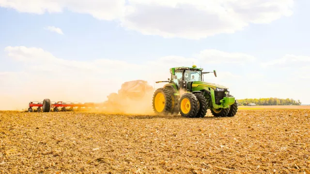 Traktor zemědělství