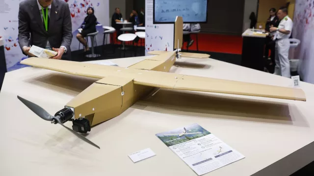 Japonci vyvinuli extra levný dron. AirKamuy 150 je vyrobený z kartonu.