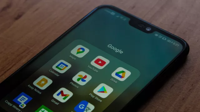 Aplikace od Googlu na mobilu.