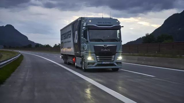 Elektrický nákladní vůz na trase přes Brennerský průsmyk.
