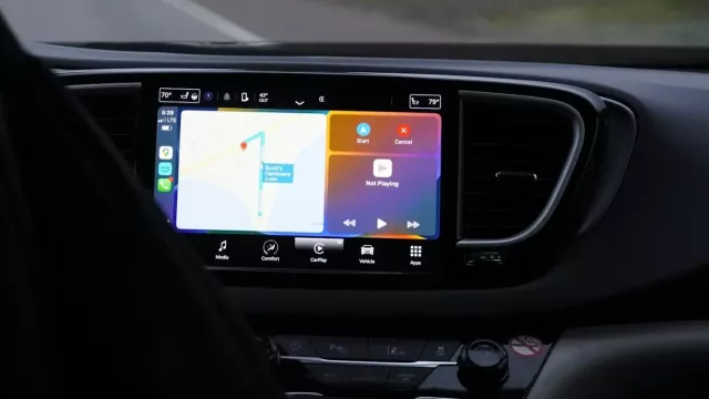 Infotainment ve vozidle