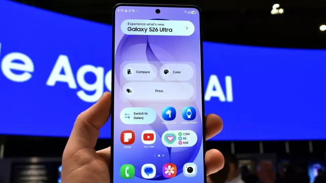 Galaxy S26 v rukou uživatele