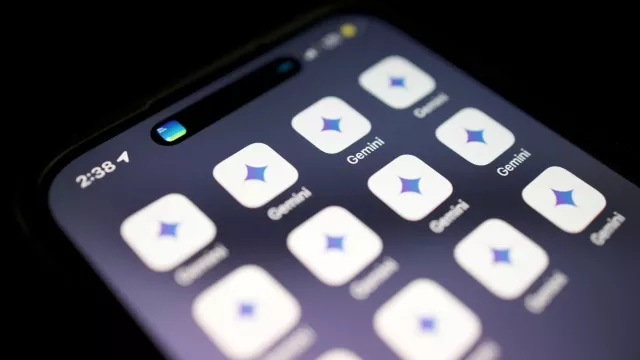 Motiv Gemini na domovské obrazovce smartphonu