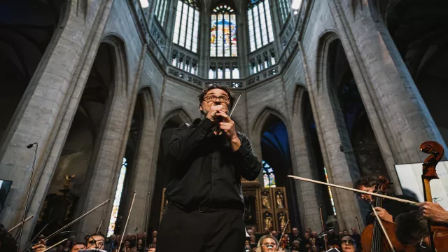 Nejprve chrám ztichnul, pak burácel nadšením. Koncert hudby z Kingdom Come potvrdil sílu herního fenoménu