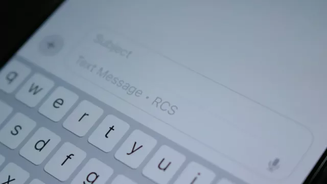 SMS - RSS na displeji smartphonu