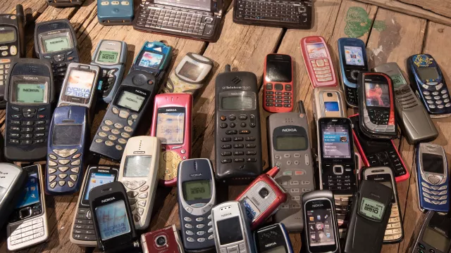 Mezi starými mobilními telefony se dají najít velmi hodnotné kousky.