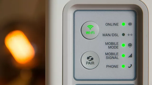 Detail čelního panelu Wi-Fi routeru