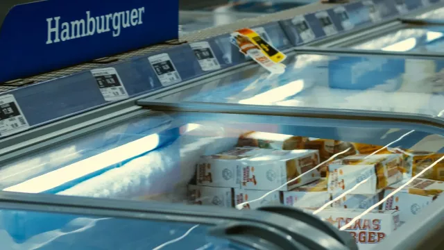 Mrazíci box v supermarketu