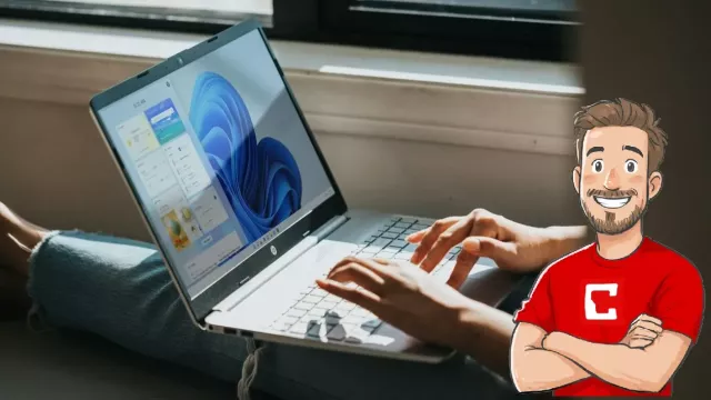 Uživatelka pracuje s laptopem